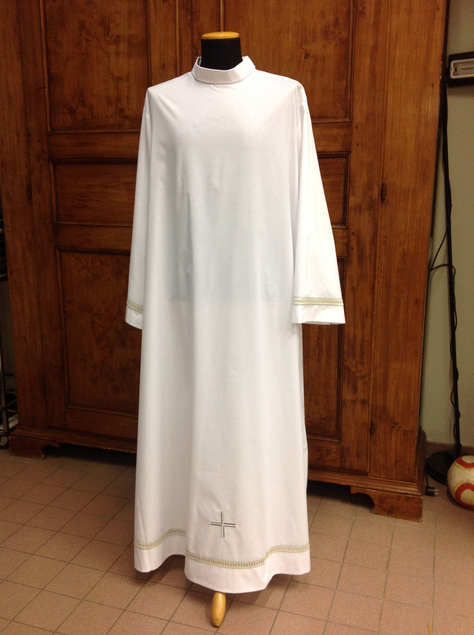 Single Lace Insert & Embroidered Cross Alb | Shoulder Zipper Closure | Poly/Cotton